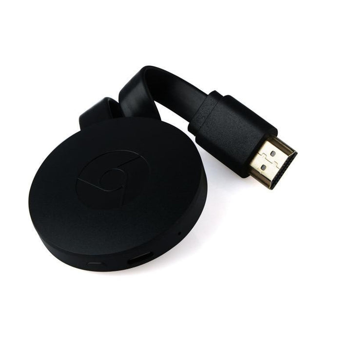 "Sort Chromecast med HDMI-port til 1080p HD streaming; kompakt design, perfekt til stueindretning, trådløs forbindelse."