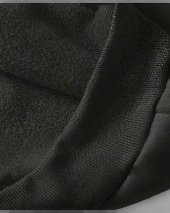 Komfortabel unisex hættetrøje med lynlås i fleece. Perfekt som varmt overtøj til casual stil.