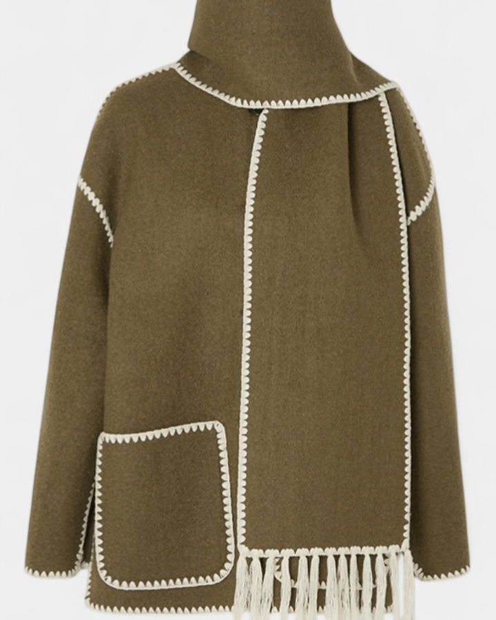 Smuk damejakke Pauline i dansk design, elegant og varm med indbygget halstørklæde.