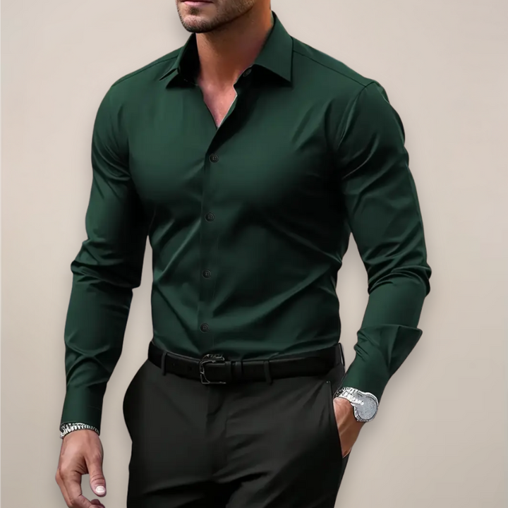 Casual eller arbejdsskjorte: Moderne langærmet slim fit skjorte til mænds forårslook.