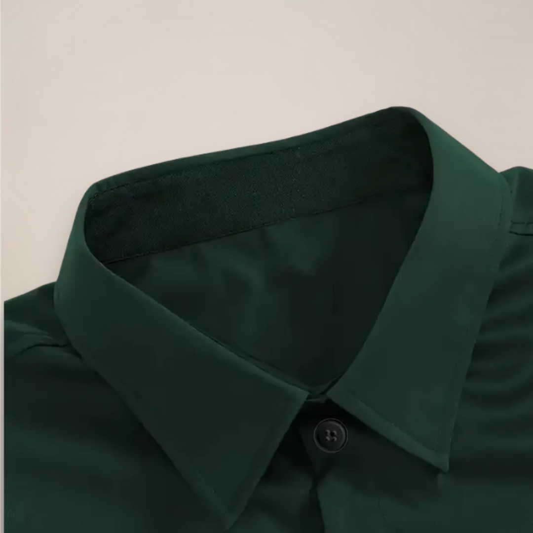 Opgrader din stil med denne elegante, moderne herre slim fit skjorte til foråret.