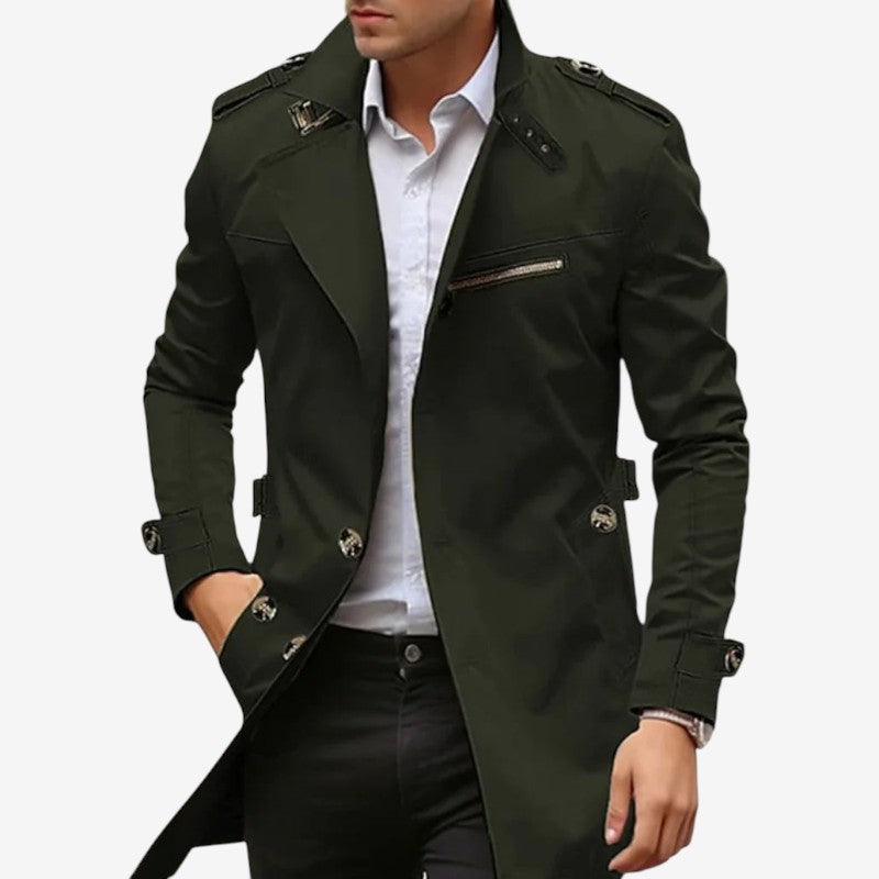 Moderne herre trenchcoat til efterår/vinter, udstyret med praktiske multilommer.
