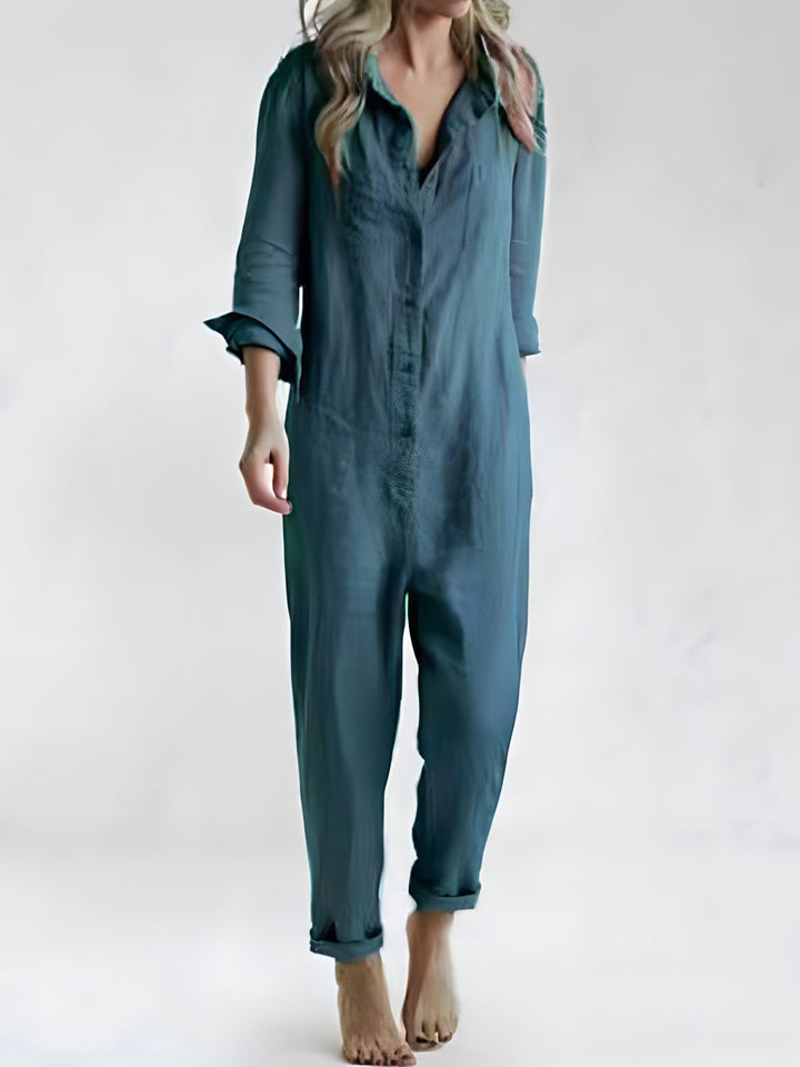 Stilfuld og komfortabel kvindejumpsuit. Moderne langærmet overall i ensfarvet design til alle anledninger.