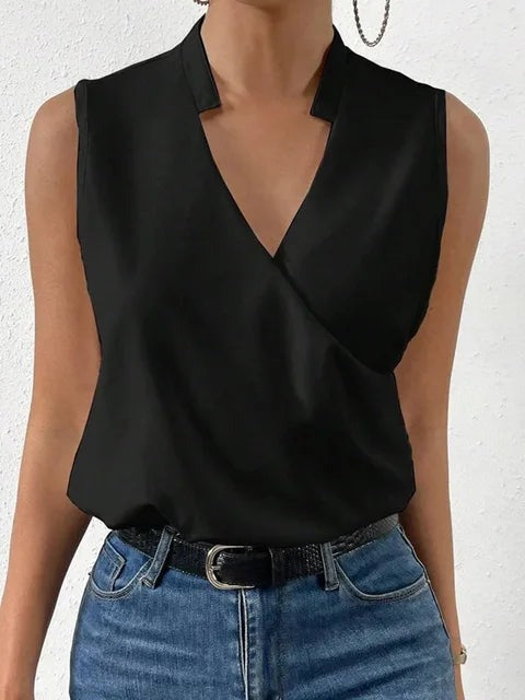 "Stilfuld og elegant dametop i blomstret mønster med let silhuet. Perfekt til alsidige outfits og behagelig bærekomfort."
