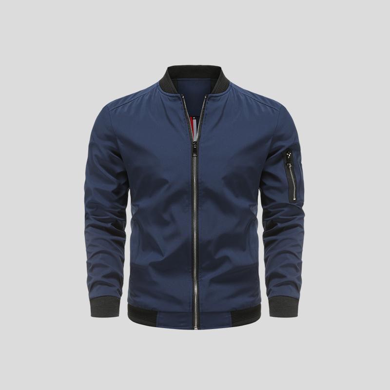 Moderne mænds pilotjakke i et klassisk design. Vinterjakke ideel som stilfuld herre overtøj.