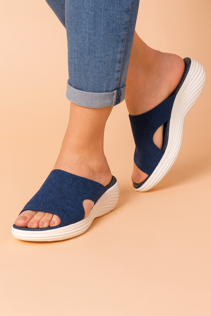 Komfortable dames bølgede platform sandaler, ideelle til strand, hverdag og fritid. Stilfuldt sommerfodtøj.