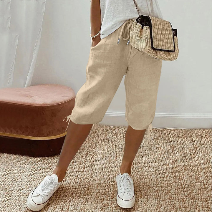 Moderne kvindemode: Stilfulde sommershorts. Perfekte til strand og fritid.
