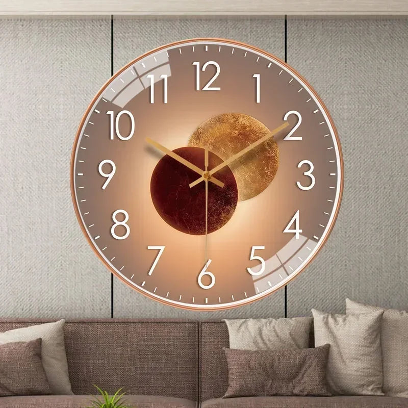 SilentTime digitalt vægur i minimalistisk stil. Skaber ro og giver overblik i ethvert moderne rum.
