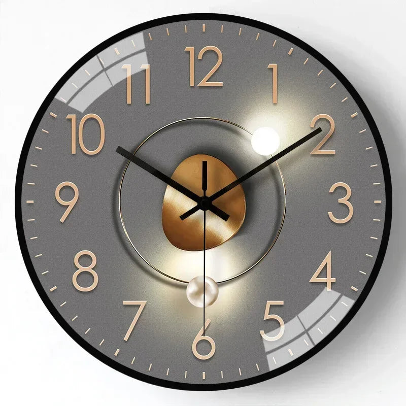 Få overblik med SilentTime digitalt vægur. Klart display og stilfuldt design til moderne hjemmeindretning.