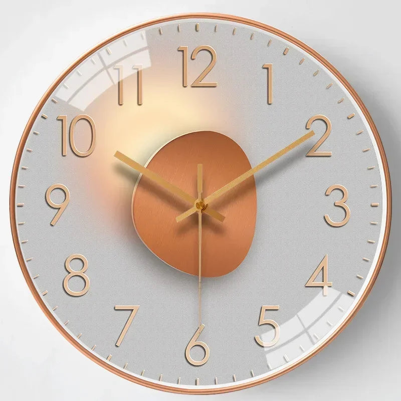 SilentTime lydløst digitalt vægur. Minimalistisk design for et fredfyldt kontor eller stue.