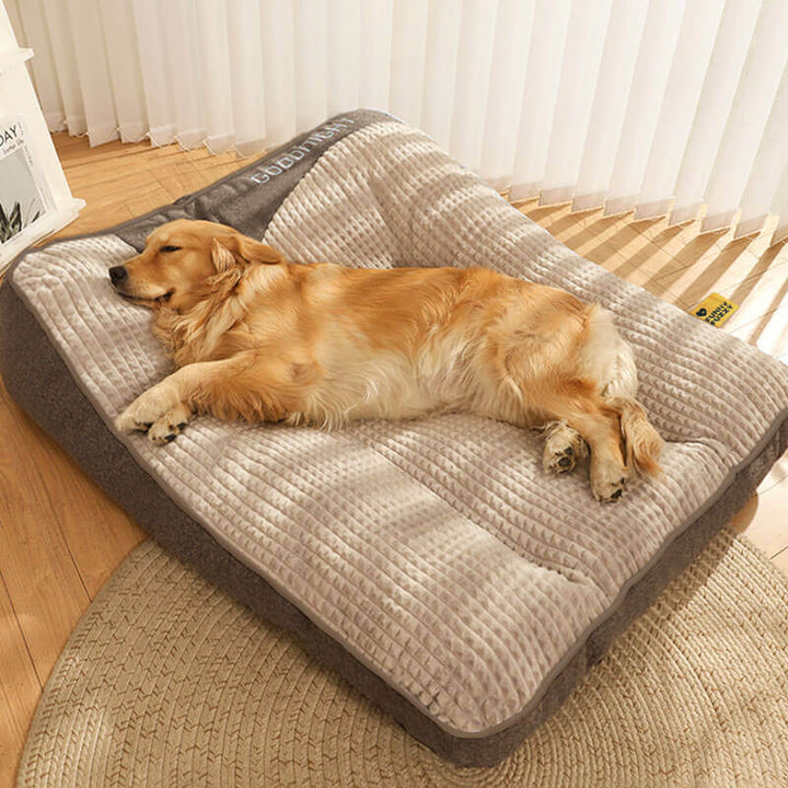 Ortopædisk hundeseng til stor hund m. nakkestøtte. Tyk, vaskbar og ridsefast for optimal hundekomfort.