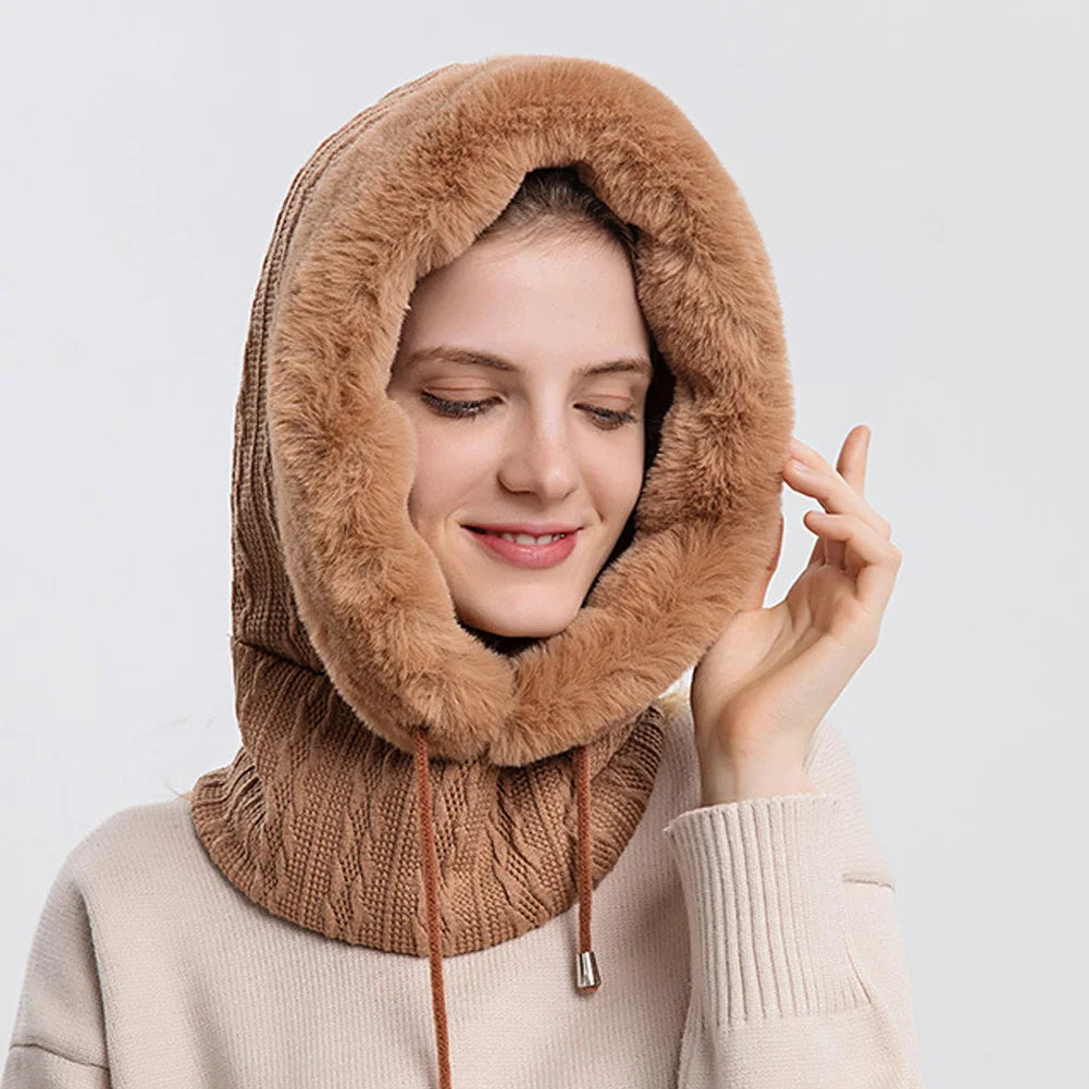 Strikket halsedisse og hætte i ét design. Ultimativ unisex vintervarme, komfort og beskyttelse i koldt vejr.