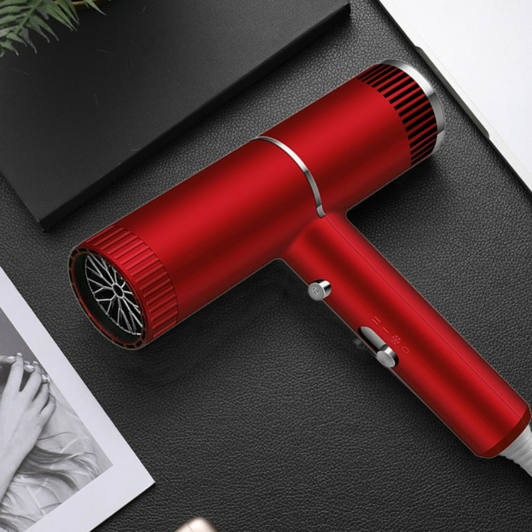 Opnå professionelle resultater hjemme med SwiftDry magnetisk hårtørrer til hurtig styling.