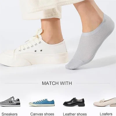Åndbare SwiftSole sokker med skridsikker hæl, perfekt til aktive dage og sport.