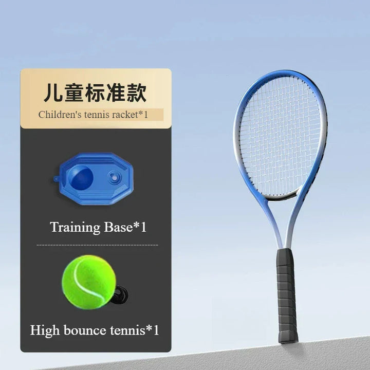 Pænt tennissæt til børn med en holdbar ketsjer og en smart opspringstræner. Perfekt til sjov og effektiv tennis træning.