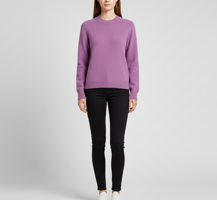 Alsidig dame sweater med rund hals. Et must-have i garderoben for komfort og stil.