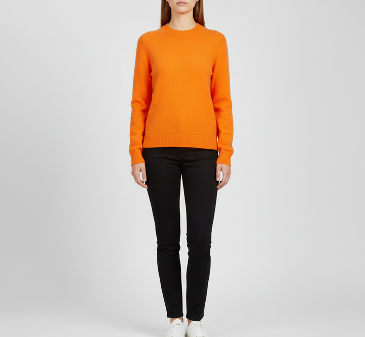 Komfortabel dame sweater med rund hals. En alsidig hyggesweater til kølige dage.