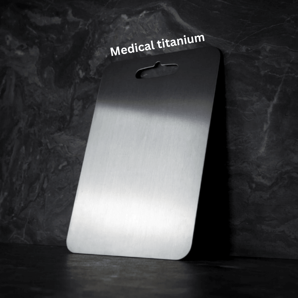 "Titanium skærebræt, medicinsk kvalitet, holdbar sølv overflade, afrundede kanter, letvægt, hygiejnisk til køkkenet"