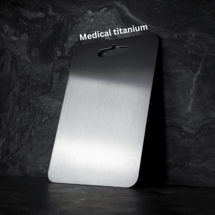 "Titanium skærebræt, medicinsk kvalitet, holdbar sølv overflade, afrundede kanter, letvægt, hygiejnisk til køkkenet"