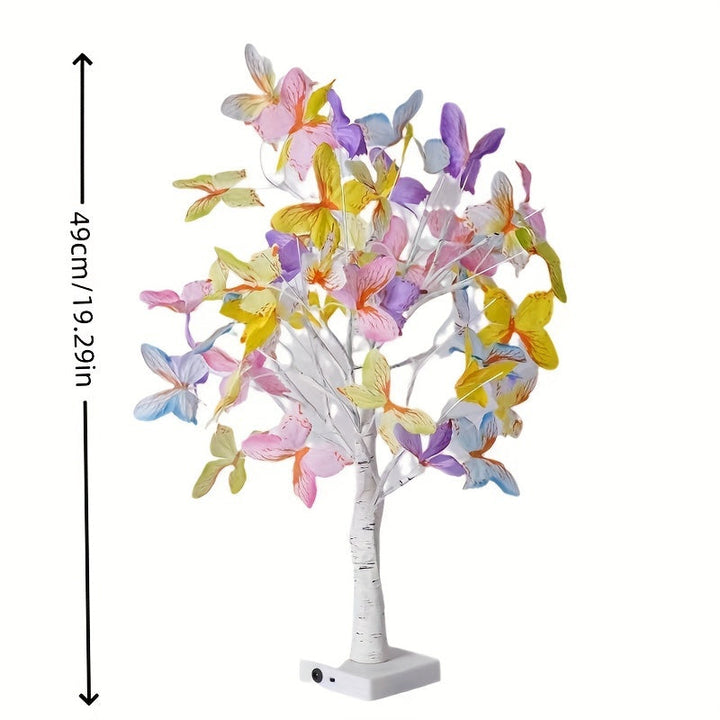 Nærbillede af BranchLume trådløs bordlampe, viser det fine birke-design og bløde lys.