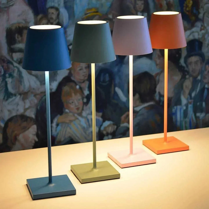 Smart touch bordlampe, trådløs og genopladelig til soveværelset.