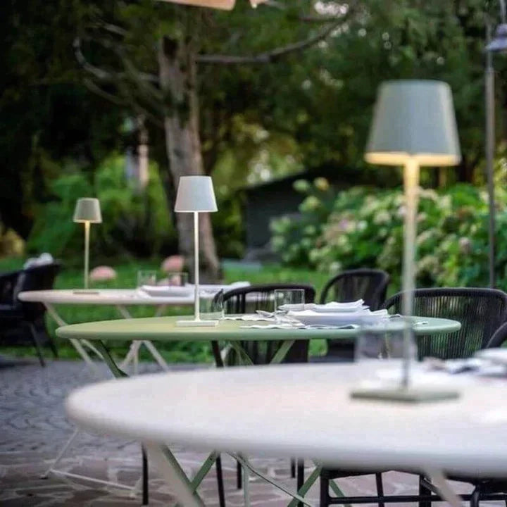 Fleksibel trådløs LED bordlampe til læsning eller hyggebelysning.