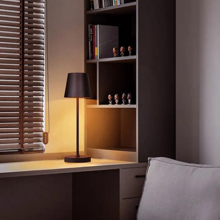 Touch lampe: Trådløs genopladelig bordlampe med varmt stemningslys.
