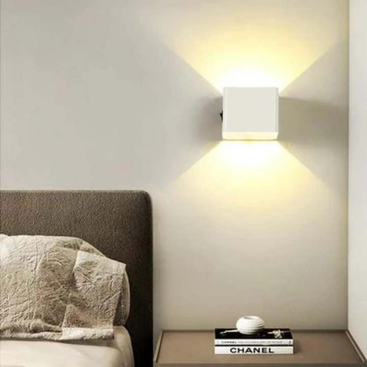 Nem montering trådløs væglampe, genopladelig LED lampe. Ideel til stilfuld og praktisk indretning.