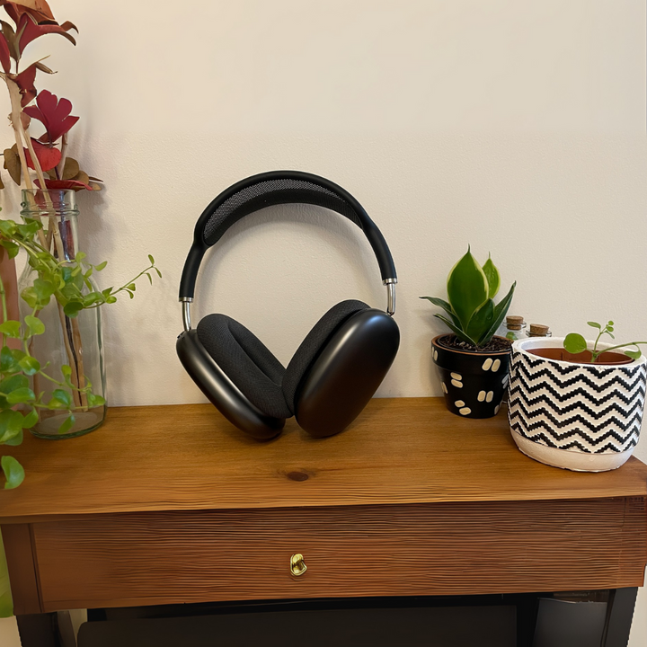 Alsidige trådløse headset med HiFi lyd, støjreduktion og komfortable on-ear design.