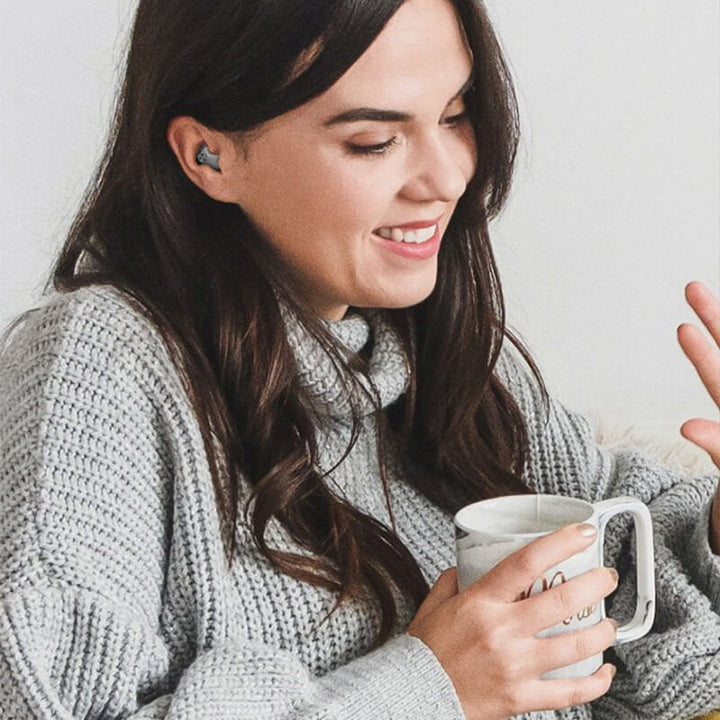 Alsidige trådløse Bluetooth øretelefoner med aktiv støjreduktion; vandafvisende, til musik og sport.
