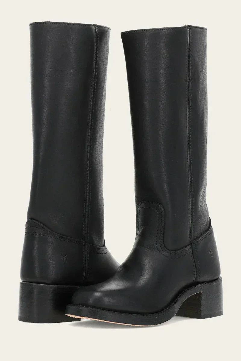 "Trendy, brun læderstøvle til kvinder, high boots stil, fremstillet af holdbart og høj kvalitet læder, elegant design."