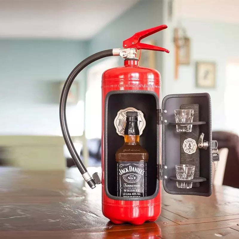 Stilfuld brandslukker minibar, den perfekte gaveidé til mænd. Unik boligindretning og flaskeholder.