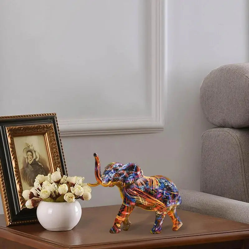 Detaljeret elefant skulptur som boliginteriør. Unik kunstdekoration til at pynte hjemmet med stil.