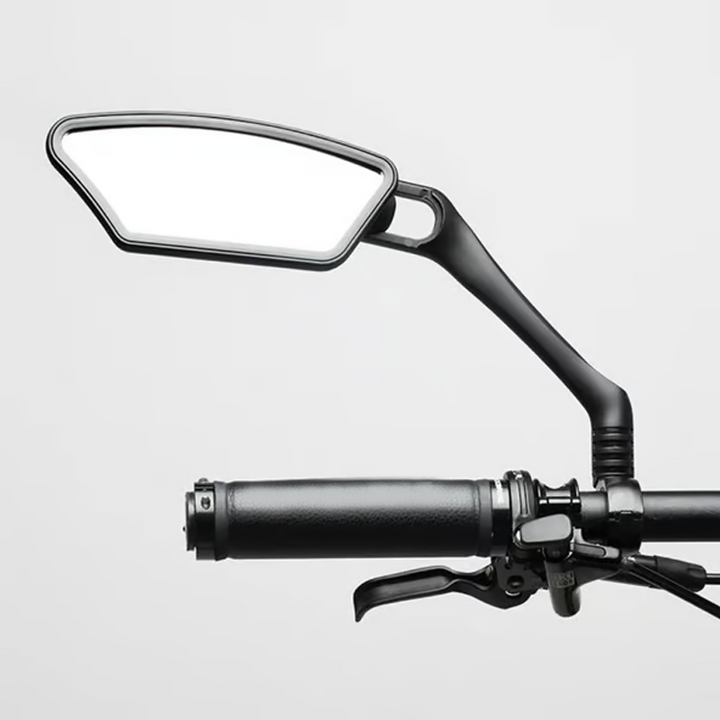 Robust design af cykelspejl modstår vibrationer og giver stabilt udsyn bagud, essentielt for din sikkerhed.