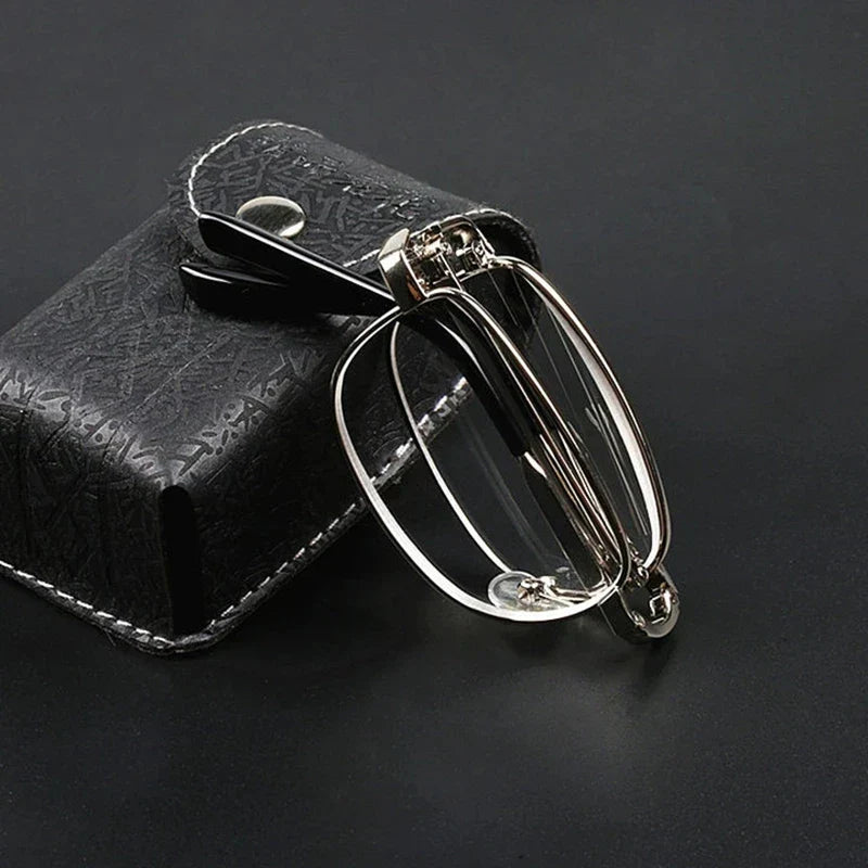 Alsidige unisex foldbare læsebriller; kompakte rejsebriller med etui og klapfunktion.
