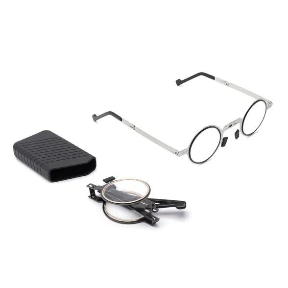 Nærbillede af de beskyttende blålysfilter linser i foldbare unisex læsebriller af letvægts titanium.