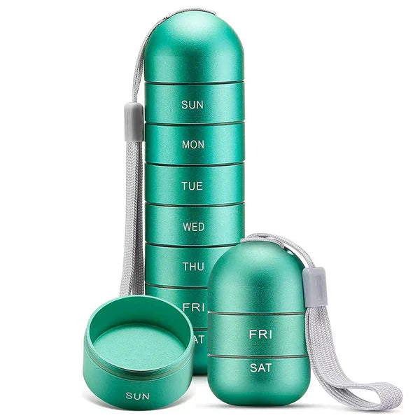 Organiser din medicin med denne vandtætte 7-dages pilleboks. Stilfuld og holdbar i aluminium.
