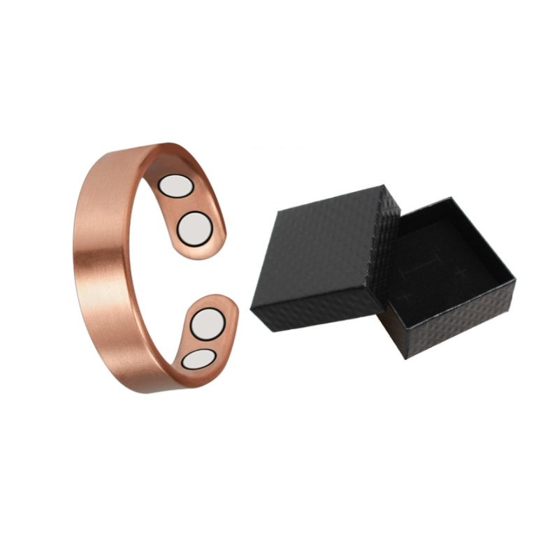En person iført en elegant unisex sundhedsring, der diskret fremmer velvære og søvn.