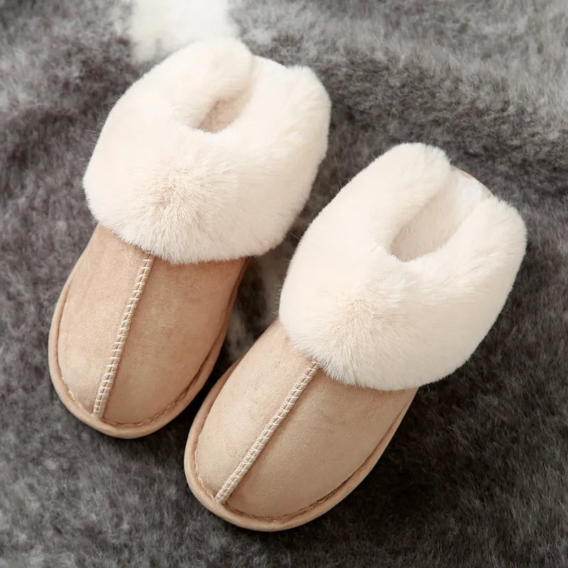 Detalje af blødt, varmt for i unisex hjemmesko. Komfortable tøfler til hyggelige vinteraftener.