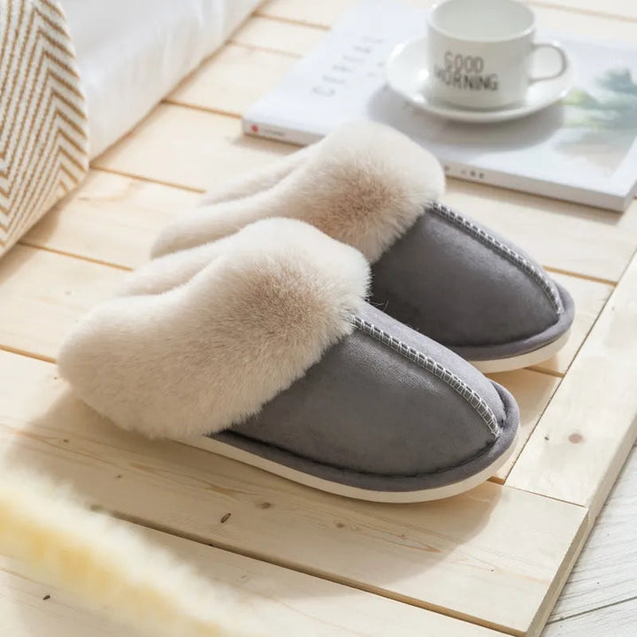 Hyggelige unisex hjemmesko med varmt for. Komfortable tøfler, perfekte til afslapning derhjemme.