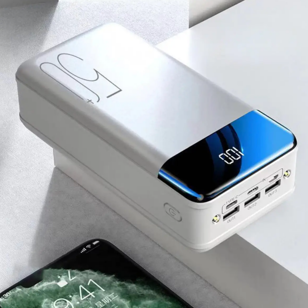 Bærbar 50.000mAh powerbank til al din elektronik. Pålidelig mobiloplader med stor kapacitet for opladning overalt.