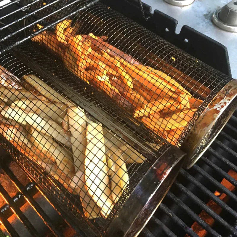 Rustfrit stål grillkurv med drejelås for sikker håndtering. Nem rengøring, essentiel for grillentusiasten.