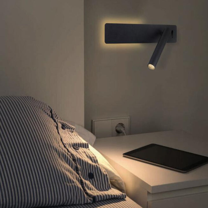Funktionel væglampe til læsning. Moderne, justerbar LED belysning for komfort ved sengekanten.