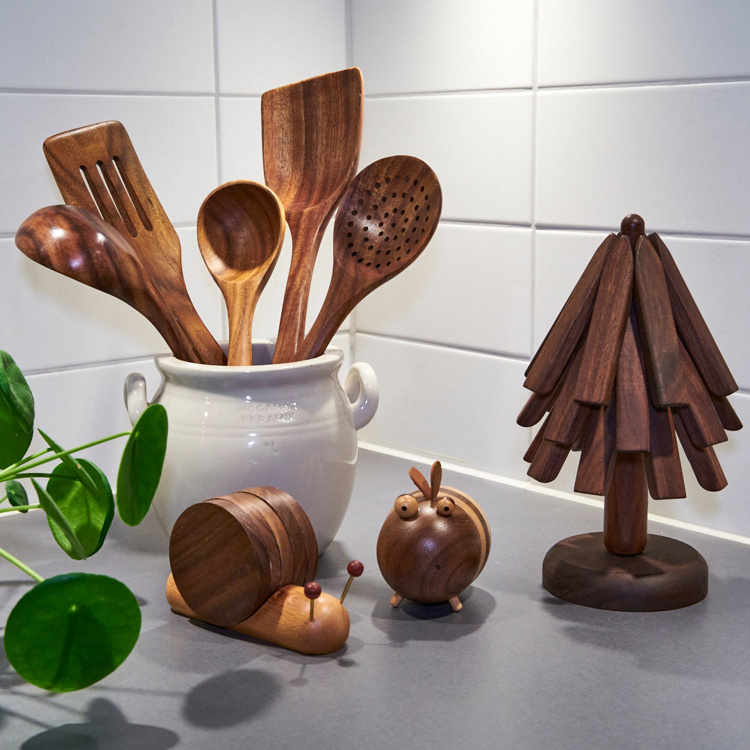 Hulske af valnøddetræ, perfekt til dræning. Miljøvenligt køkkenudstyr, non-toxic.
