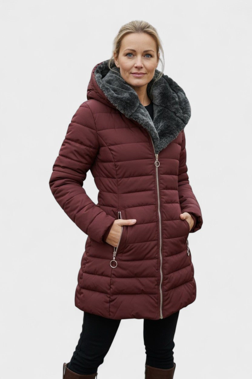 Modebevidst kunstpelsjakke til damer; perfekt til vinterens kolde dage med stil.