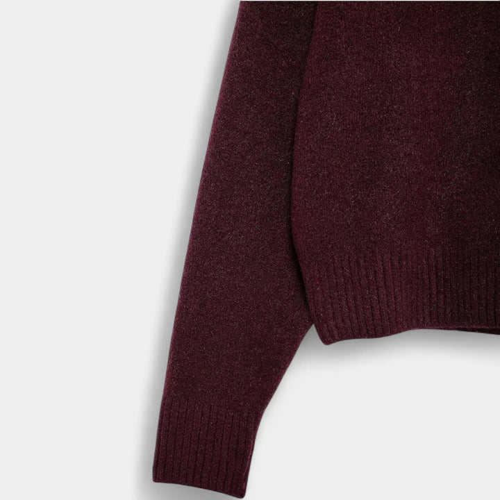 Varm striktrøje til damer med rullekrave. Komfortabel og klassisk vinterstrik, et must-have i garderoben.