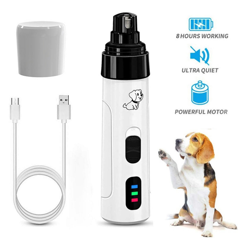 Hund får glattet negle med VelvetPaw elektrisk negleudglatter. Effektiv og rolig pleje.