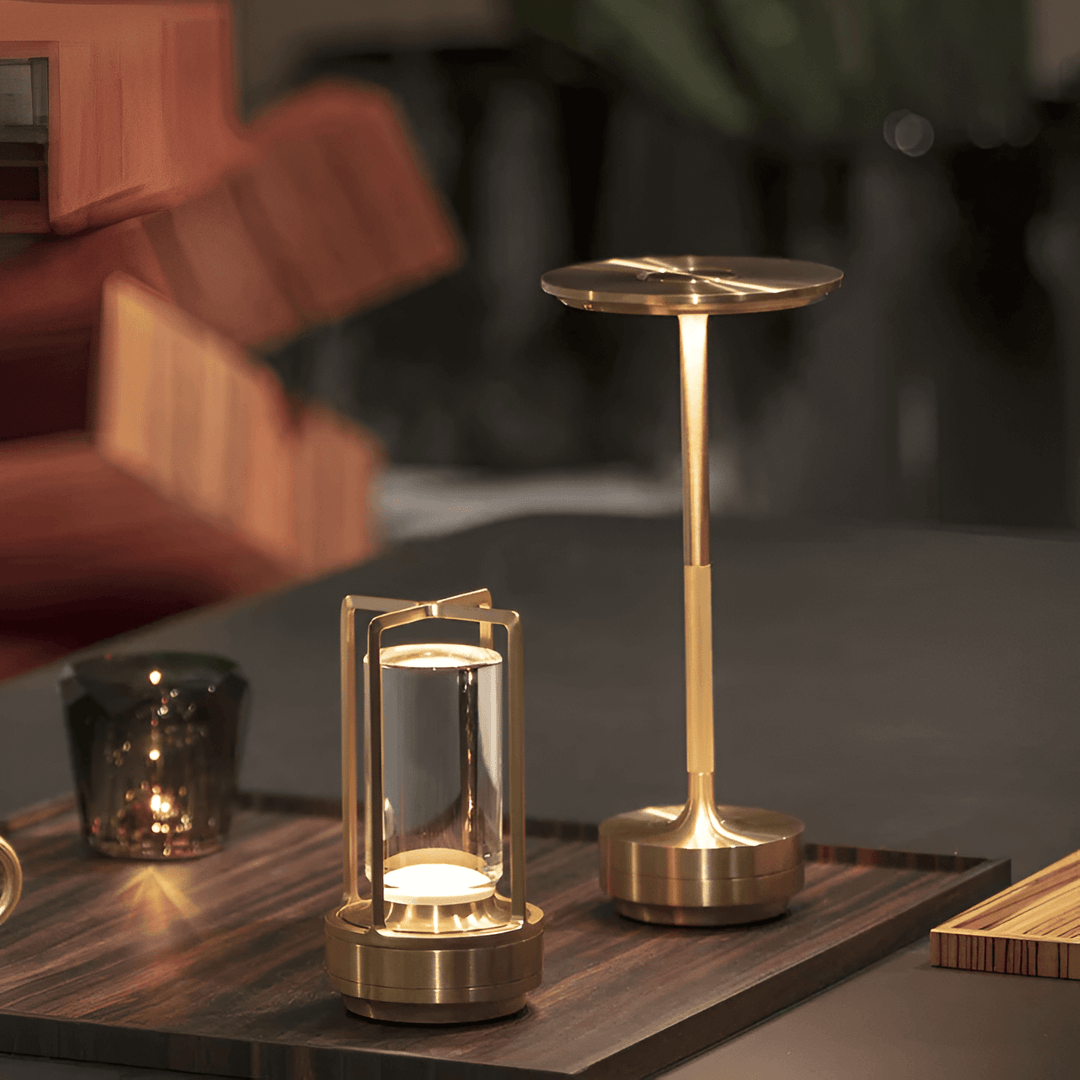 Elegant VibeLight trådløs bordlampe. Dæmpbar LED med touchkontrol leverer perfekt lys til hygge.
