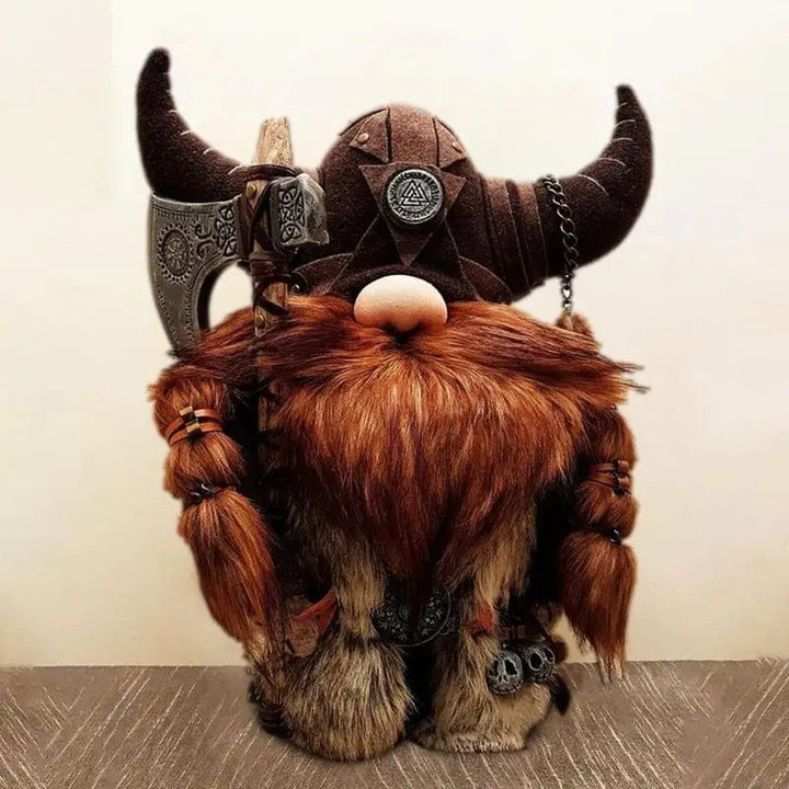 Viking plysdyr kriger, blød bamse klar til nordiske eventyr. Perfekt børnelegetøj og historisk krammedyr.