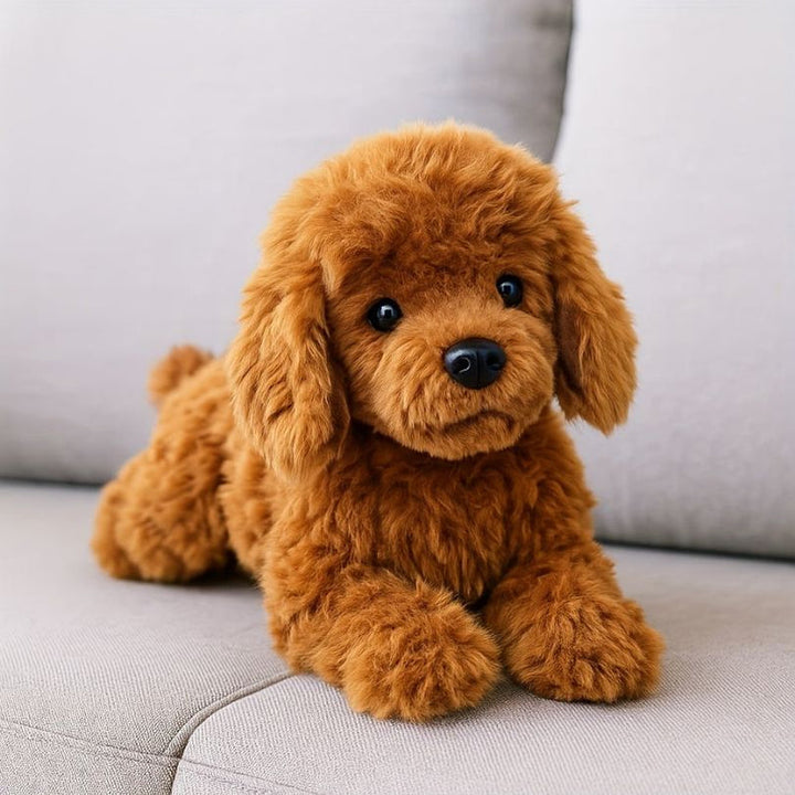 Realistisk brun plyshund, et blødt børnelegetøj. Denne plys bamse er perfekt som hundelegetøj for børn.